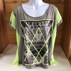 Rock & Republic top. Short sleeves. Lg. Grey w/ gr